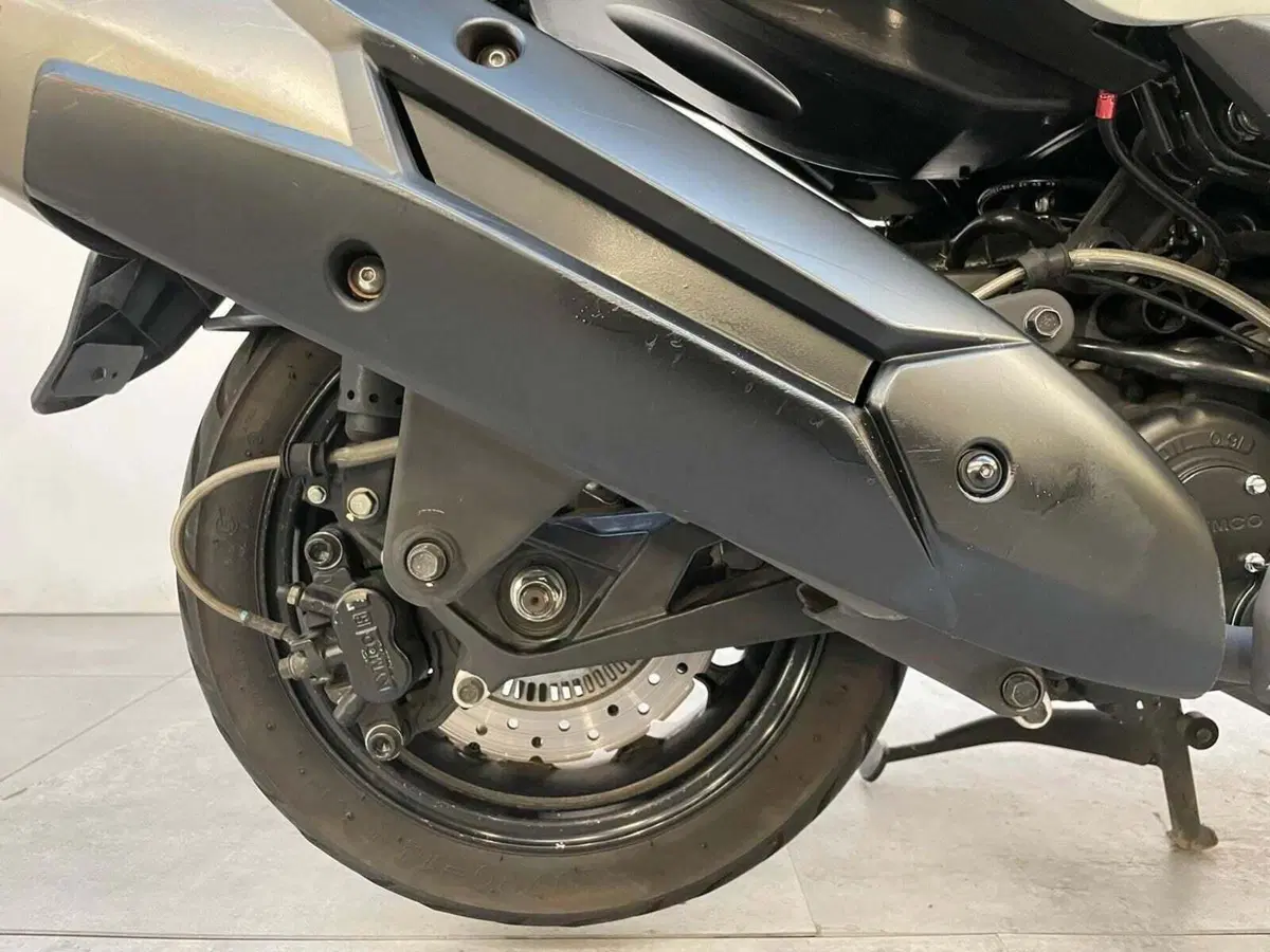 Kymco Agility 300i (2021 - 25) (4)
