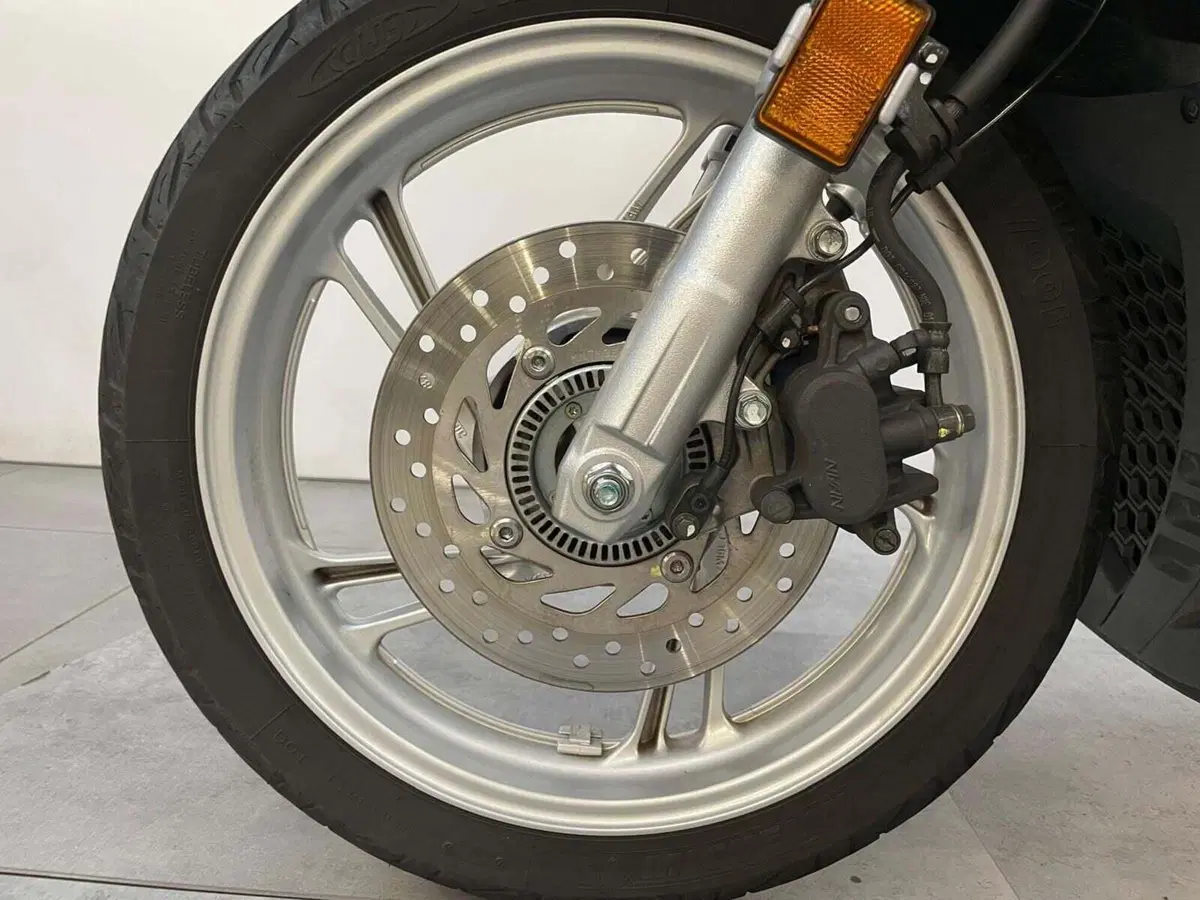 Kymco Agility 300i (2021 - 25) (9)