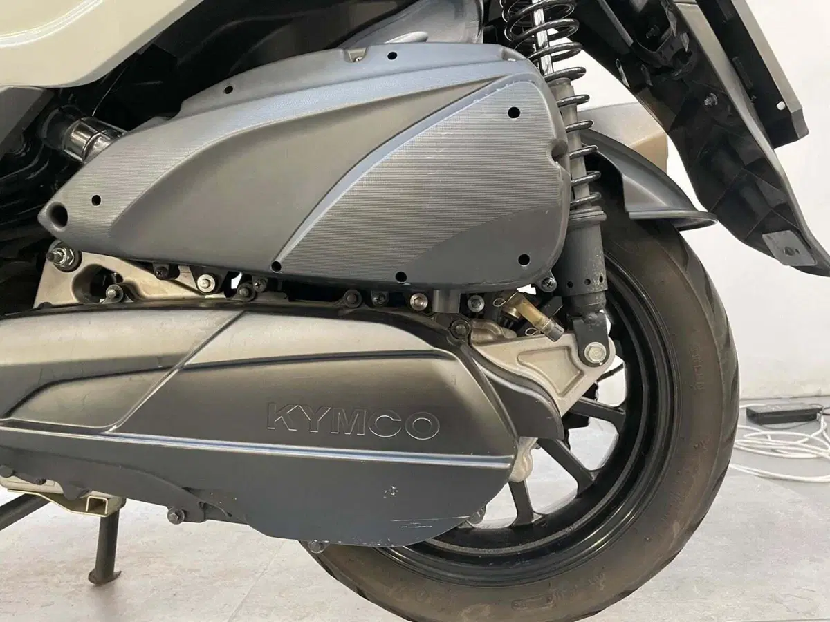 Kymco Agility 300i (2021 - 25) (12)