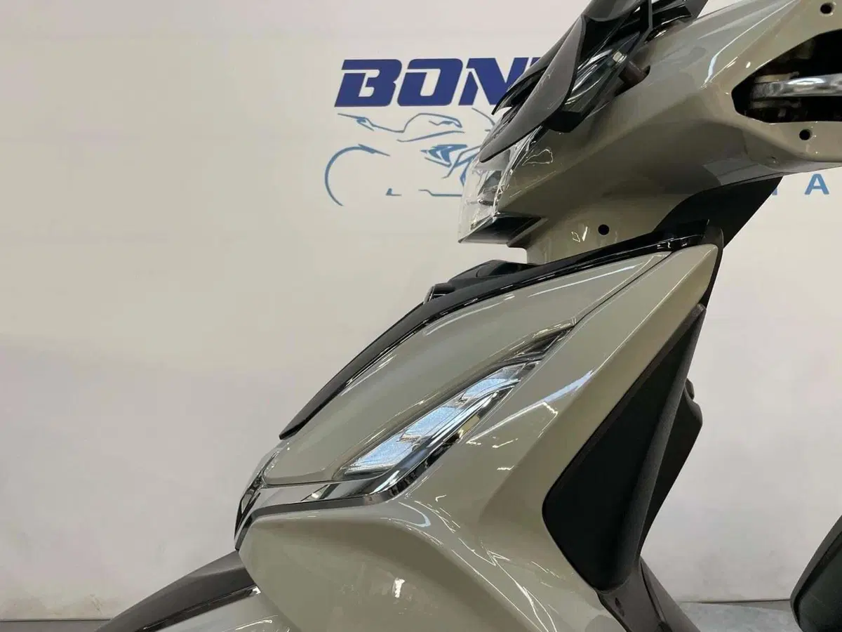 Kymco Agility 300i (2021 - 25) (14)