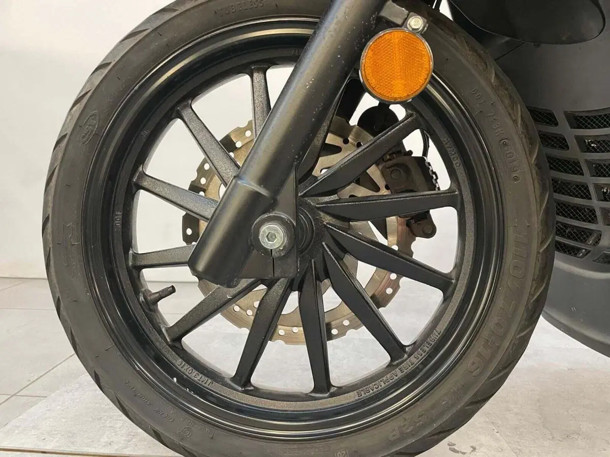 Kymco Agility 300i (2021 - 25) (15)