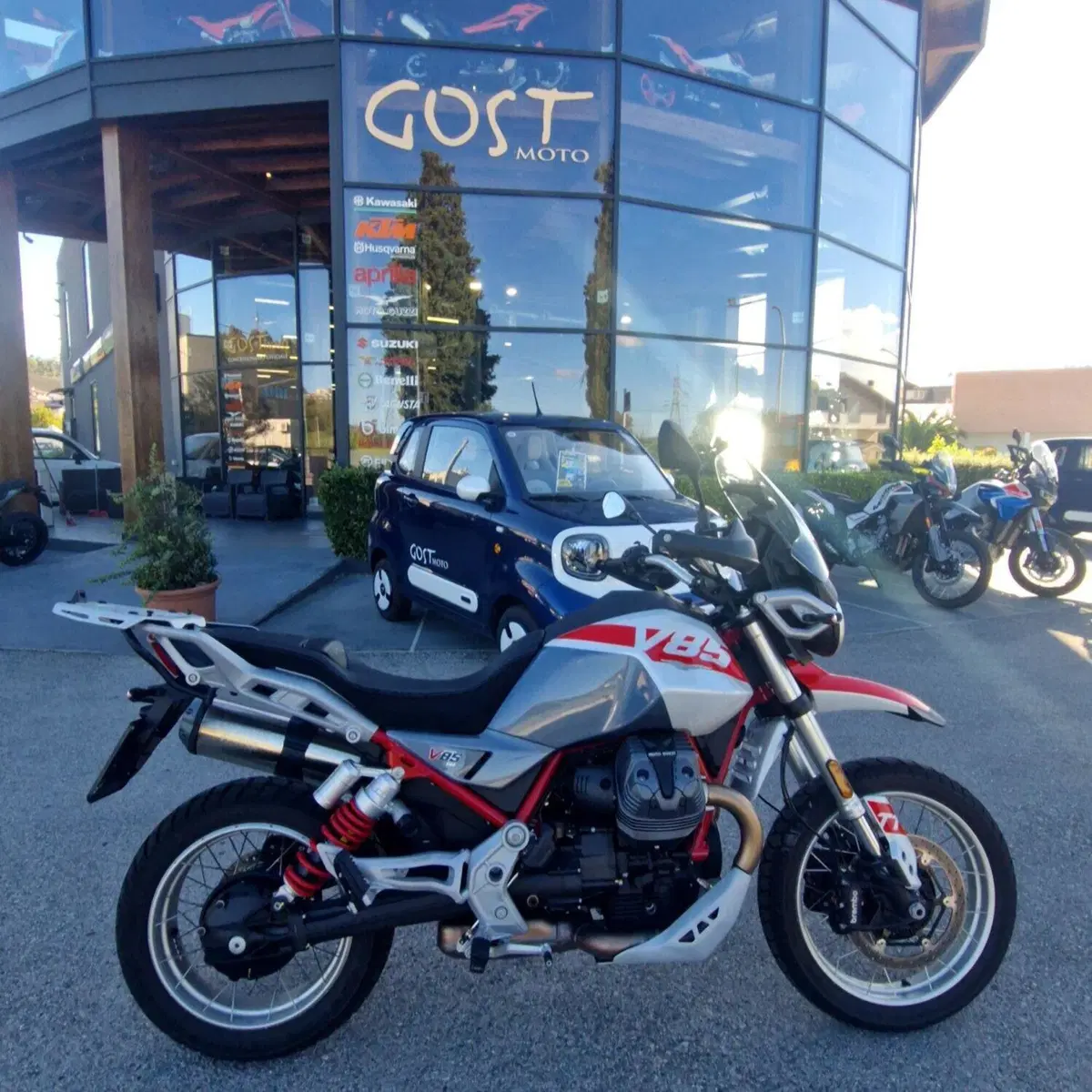 Moto Guzzi V85 TT (2024 - 26)