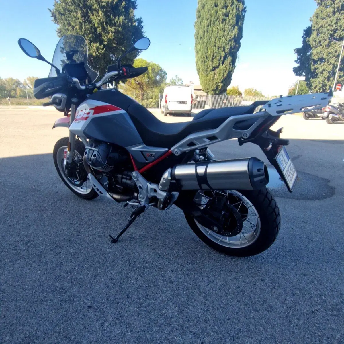 Moto Guzzi V85 TT (2024 - 26) (5)