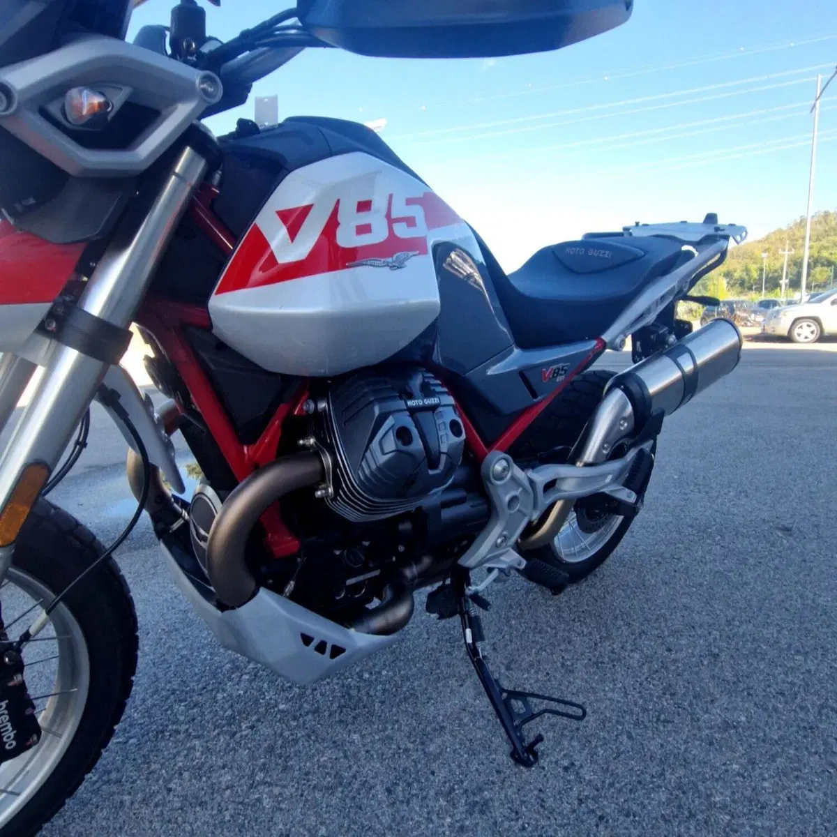 Moto Guzzi V85 TT (2024 - 26) (8)
