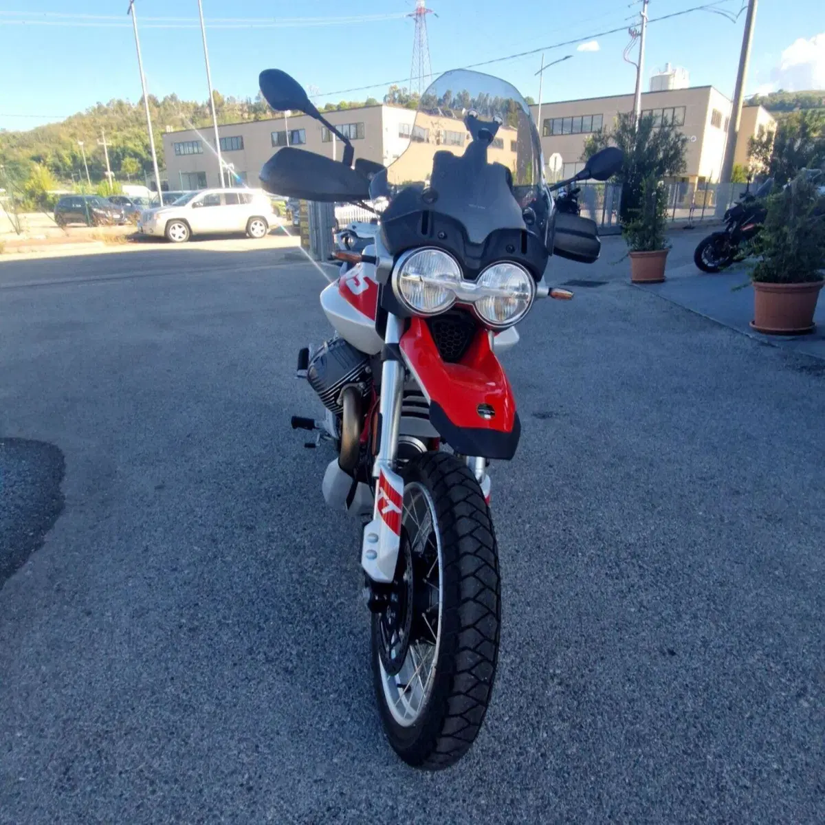 Moto Guzzi V85 TT (2024 - 26) (9)