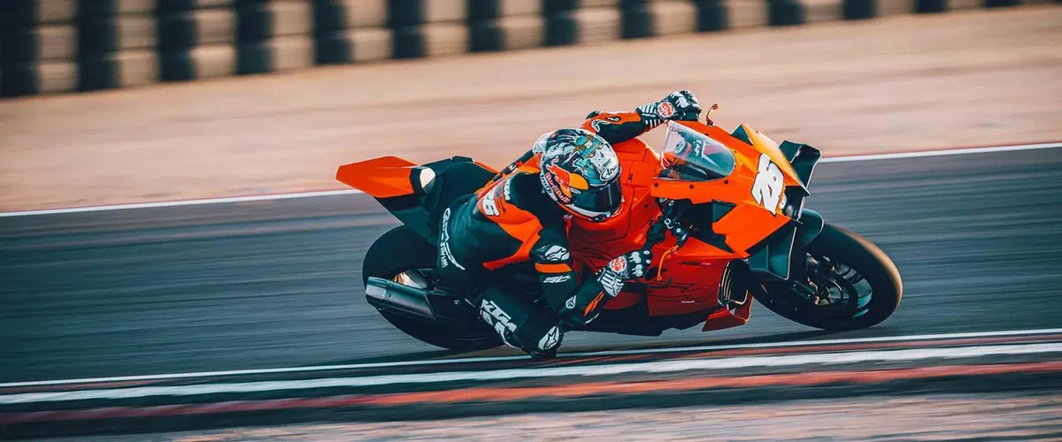 KTM 990 RC R (2026) (8)