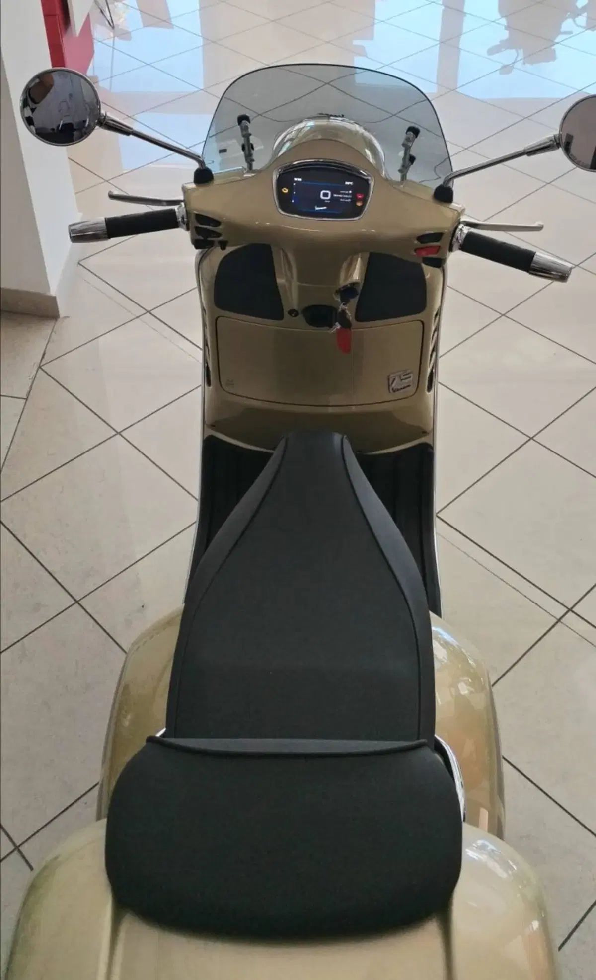 Vespa GTS 300 Supertech hpe 75th (2021) (9)