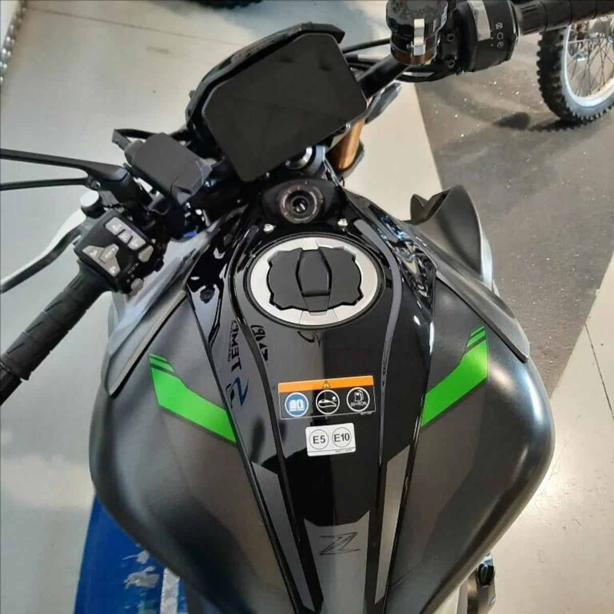 Kawasaki Z 1100 SE (2026) (11)