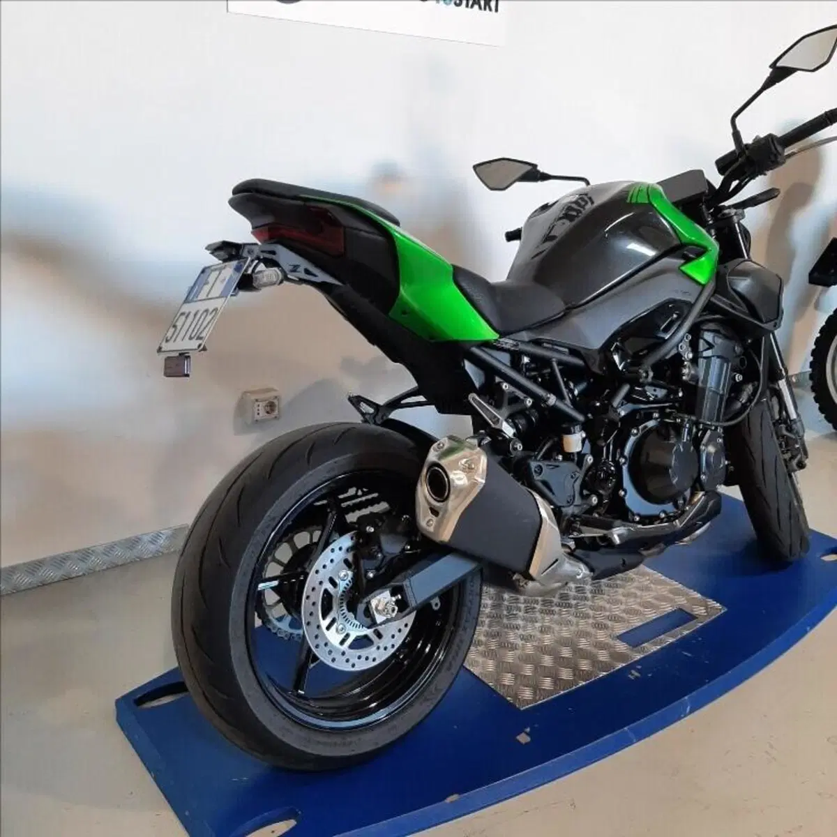Kawasaki Z 900 (2025 - 26) (5)
