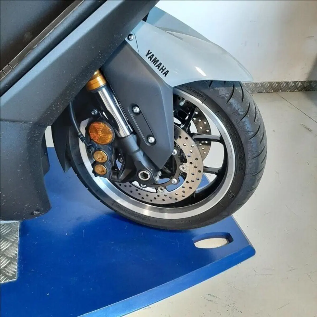 Yamaha T-Max 560 Tech Max (2025 - 26) (3)