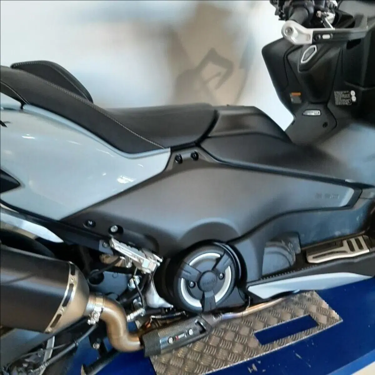 Yamaha T-Max 560 Tech Max (2025 - 26) (8)