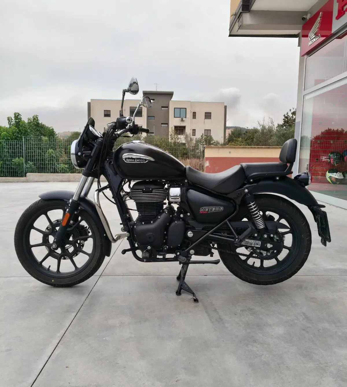 Royal Enfield Meteor 350 (2021 - 26) (3)