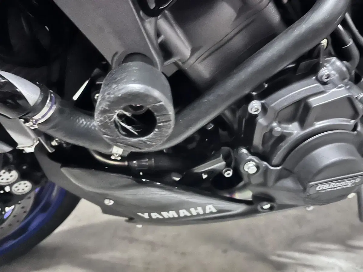 Yamaha MT-10 SP (2022 - 25) (9)