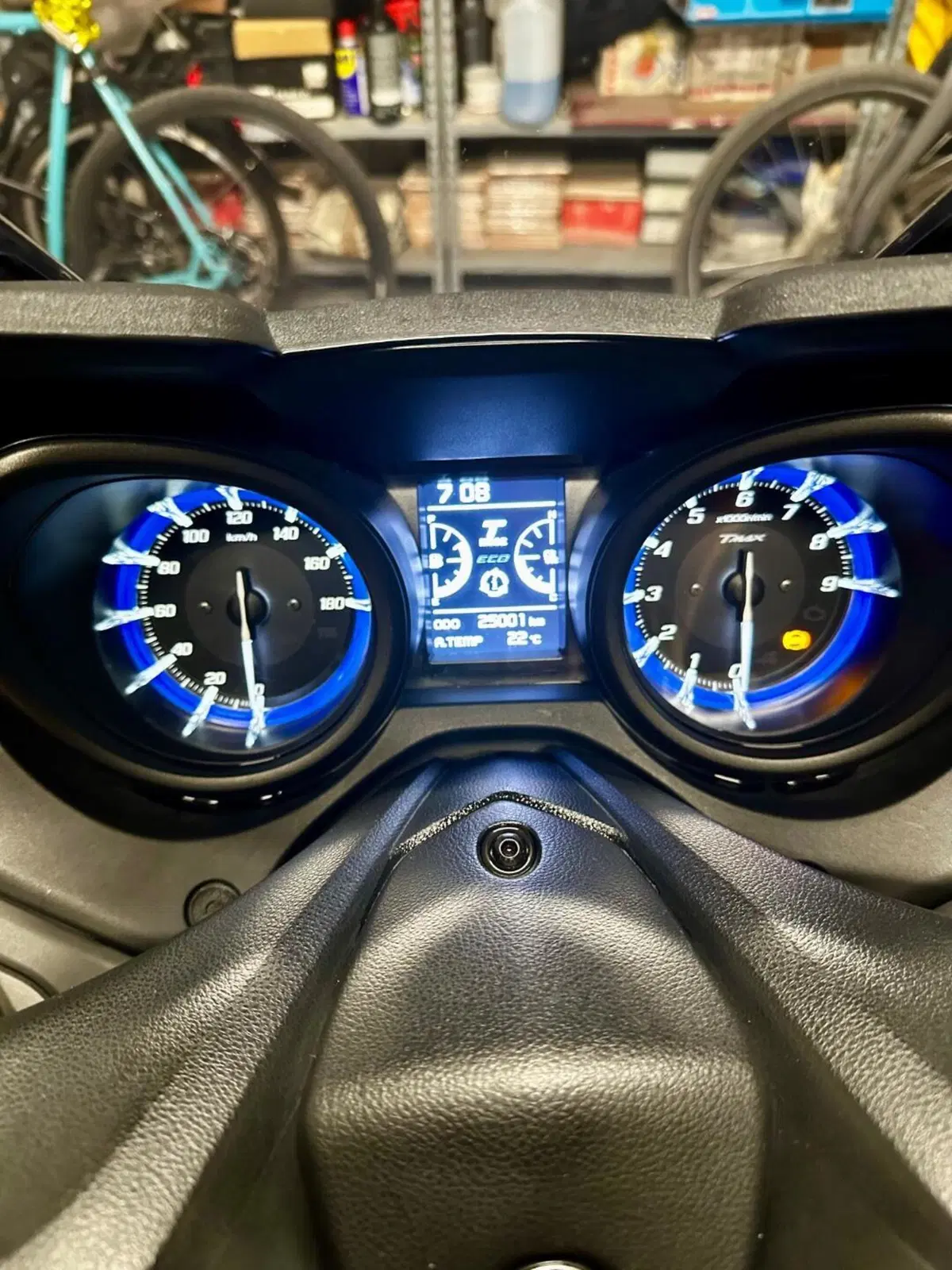 Yamaha T-Max 560 (2020 - 21) (7)