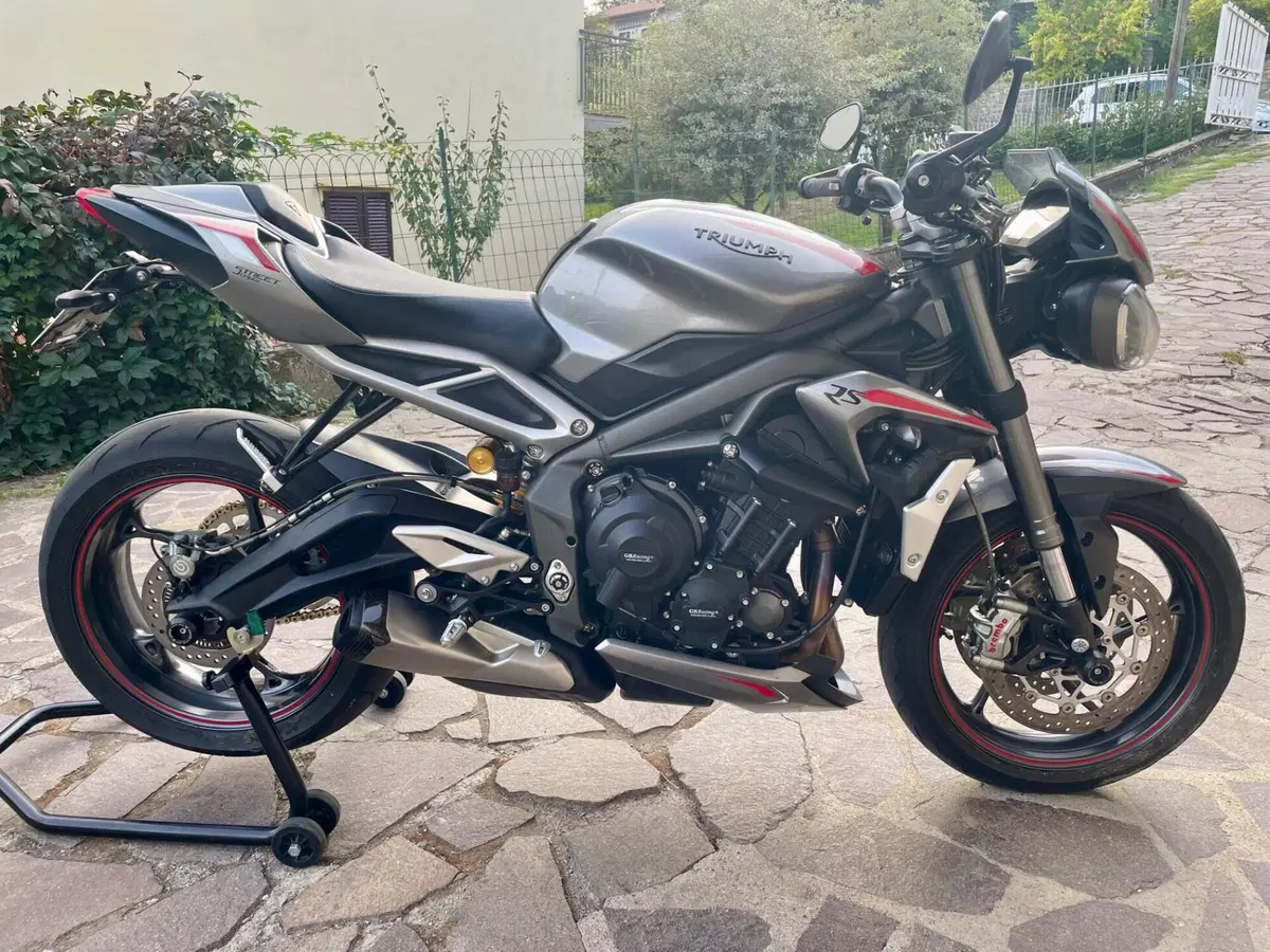 Triumph Street Triple RS (2020 - 22) (4)