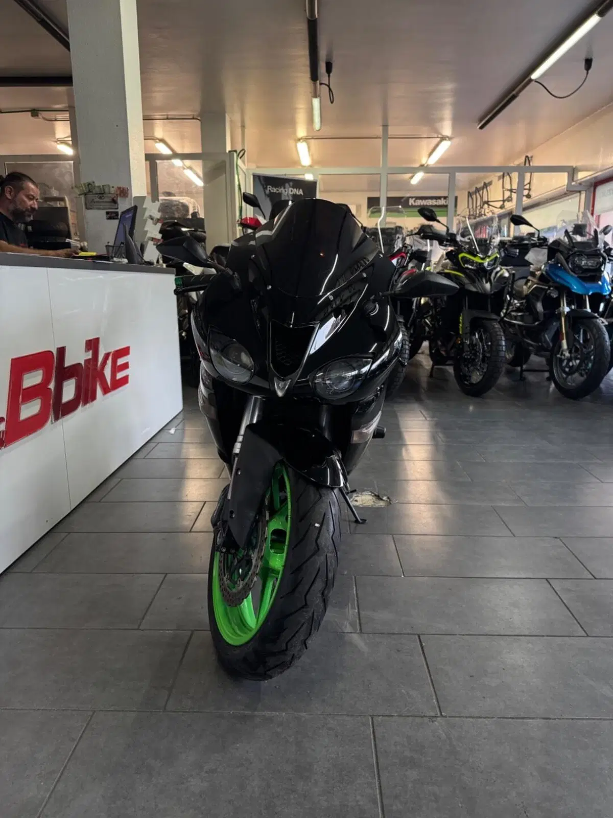 Kawasaki Ninja 600 ZX-6R (2007 - 08) (2)