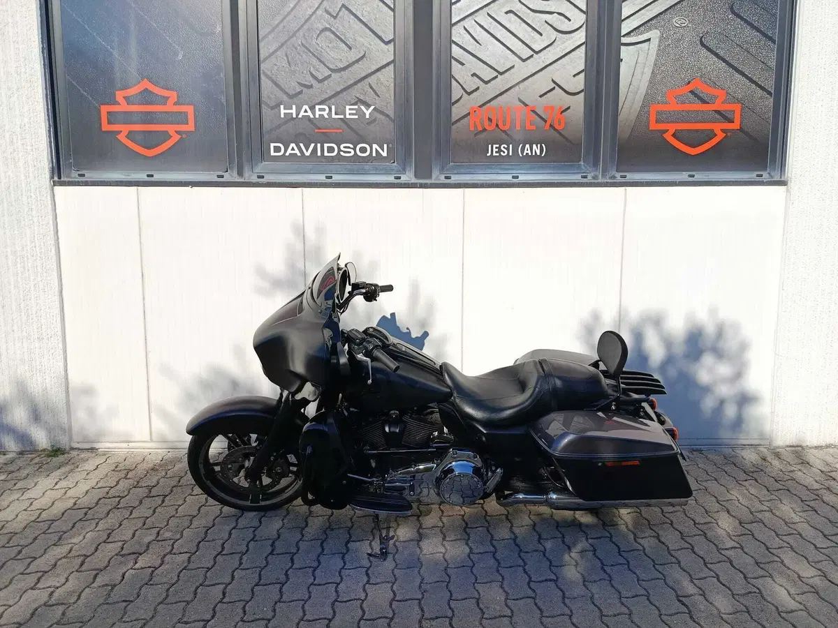 Harley-Davidson 107 Street Glide Special (2017 - 19) - FLHXS (4)