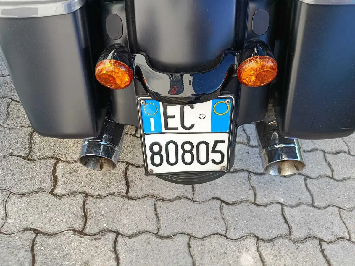 Harley-Davidson 107 Street Glide Special (2017 - 19) - FLHXS (6)