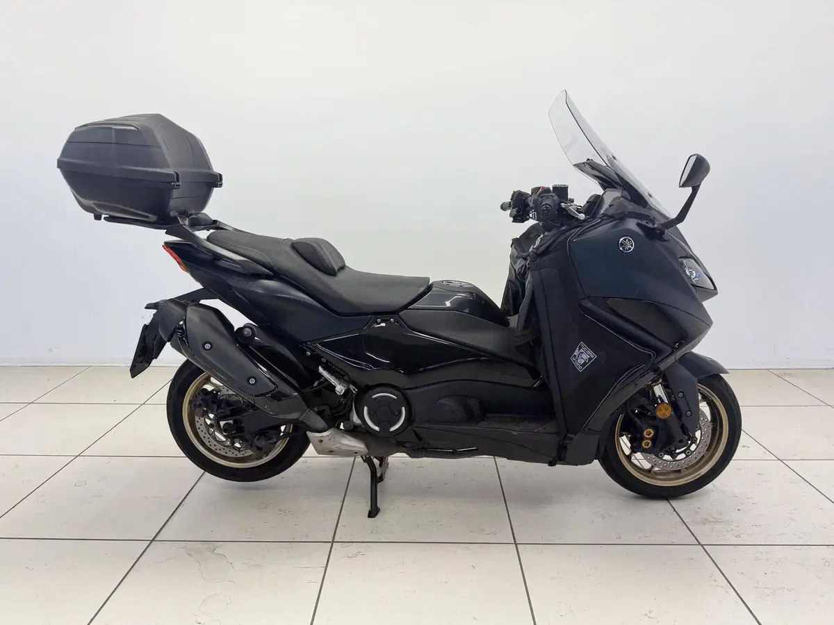 Yamaha T-Max 560 (2022 - 24)