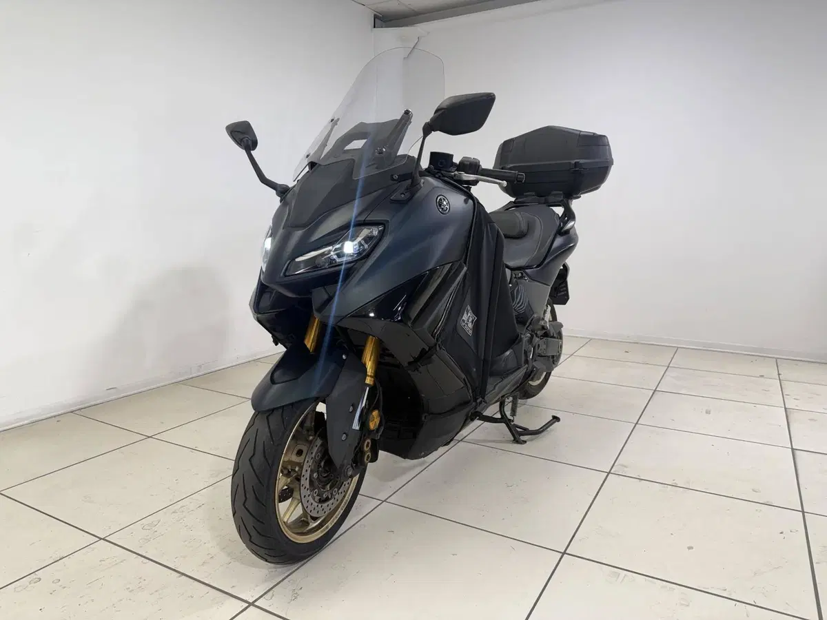 Yamaha T-Max 560 (2022 - 24) (2)
