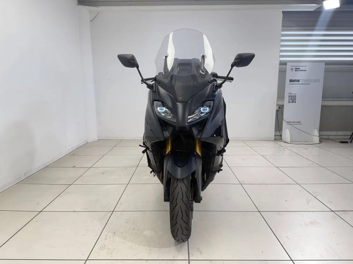 Yamaha T-Max 560 (2022 - 24) (3)