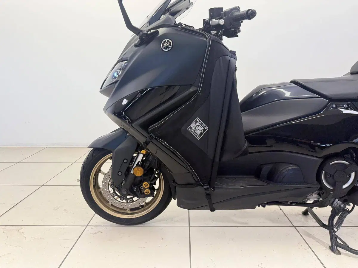 Yamaha T-Max 560 (2022 - 24) (13)