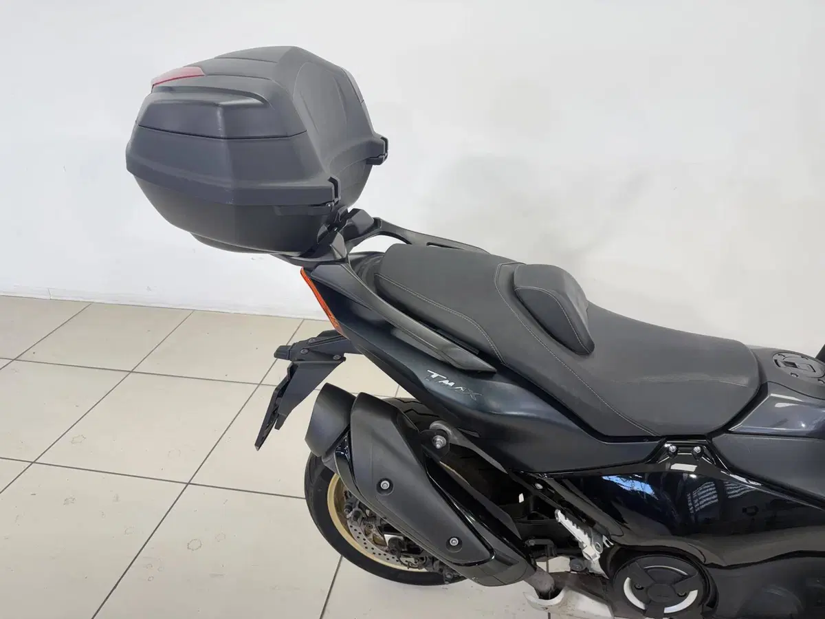 Yamaha T-Max 560 (2022 - 24) (17)