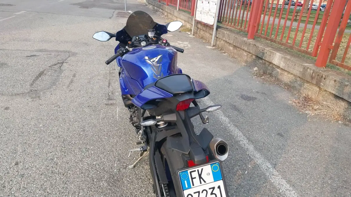 Yamaha YZF R1 (2020 - 25) (4)