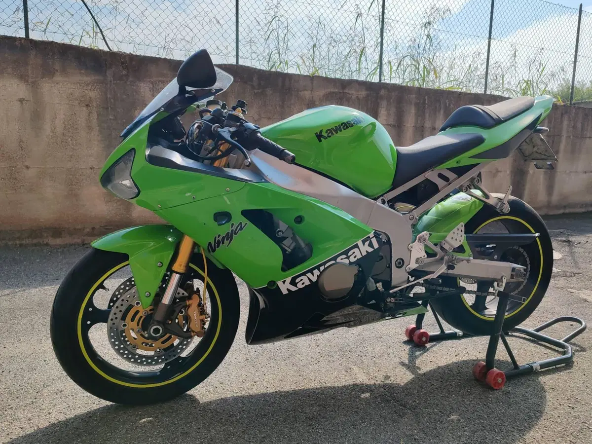Kawasaki Ninja 636 ZX-6R (2002 - 03) (2)