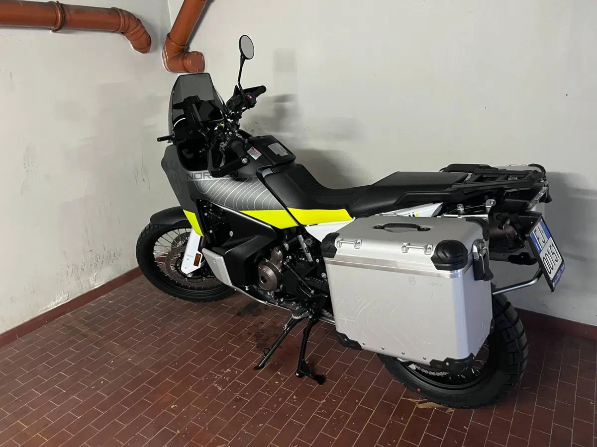 Husqvarna Norden 901 (2022 - 26) (2)