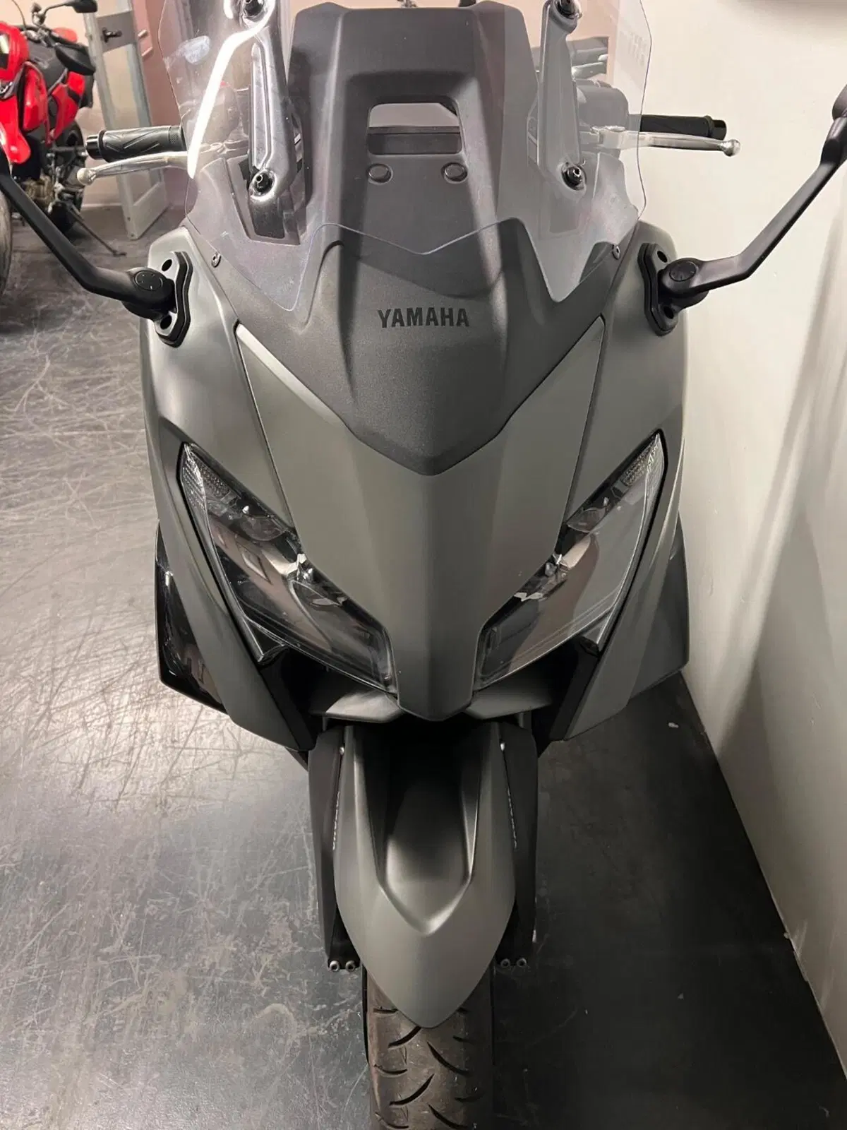 Yamaha T-Max 560 (2025 - 26) (4)