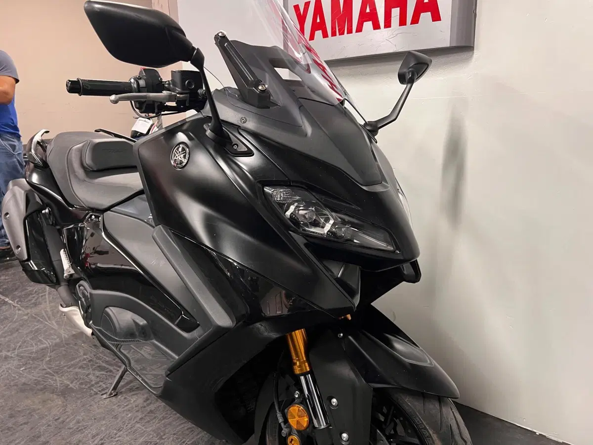 Yamaha T-Max 560 Tech Max (2022 - 24) (2)