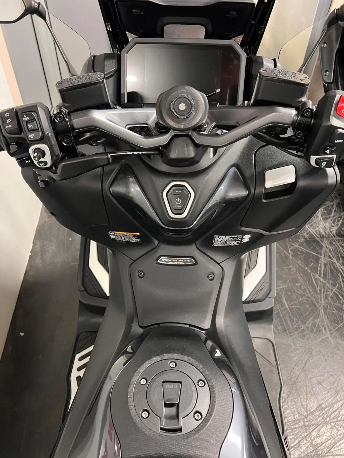 Yamaha T-Max 560 Tech Max (2022 - 24) (8)