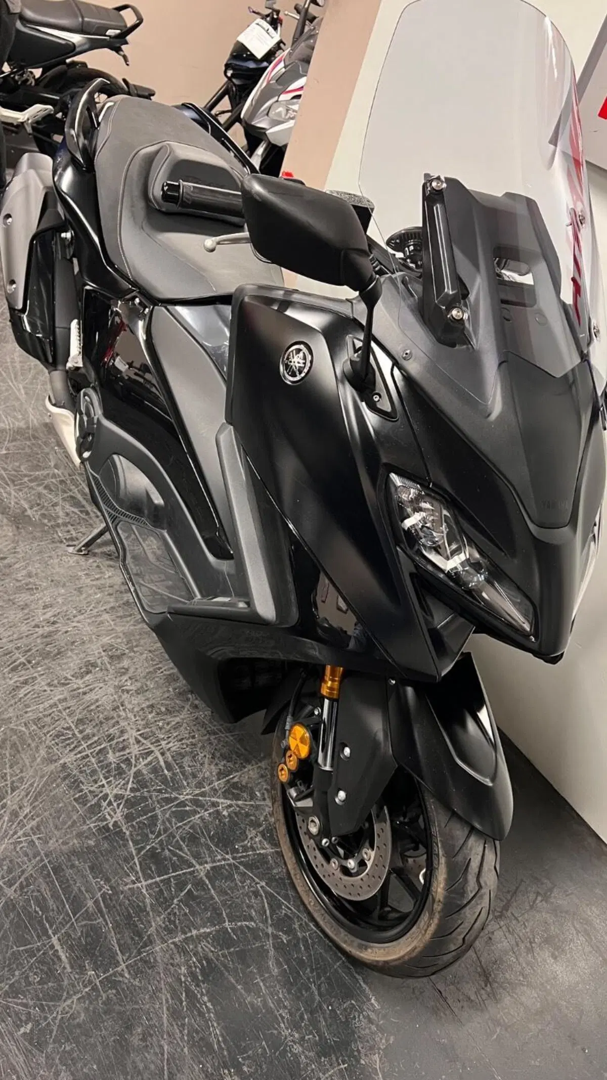 Yamaha T-Max 560 Tech Max (2022 - 24) (10)