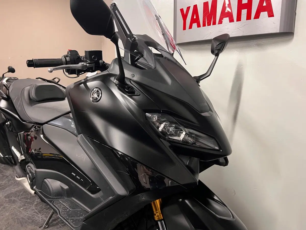 Yamaha T-Max 560 Tech Max (2022 - 24) (2)