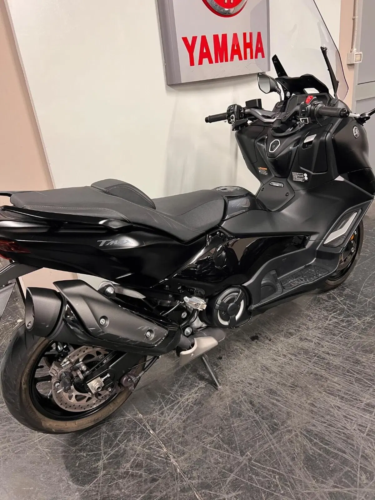 Yamaha T-Max 560 Tech Max (2022 - 24) (4)