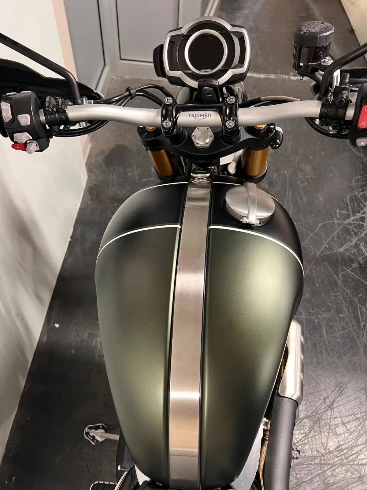 Triumph Scrambler 1200 XE (2024 - 25) (9)