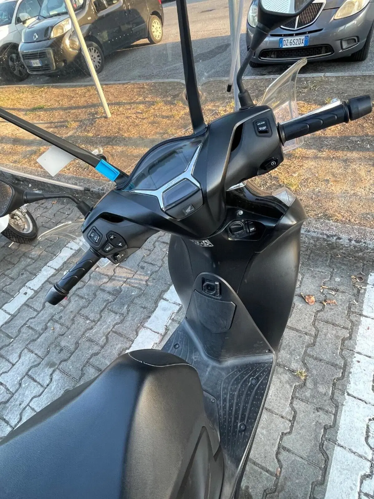 Honda SH 150i Sport (2022 - 23) (6)