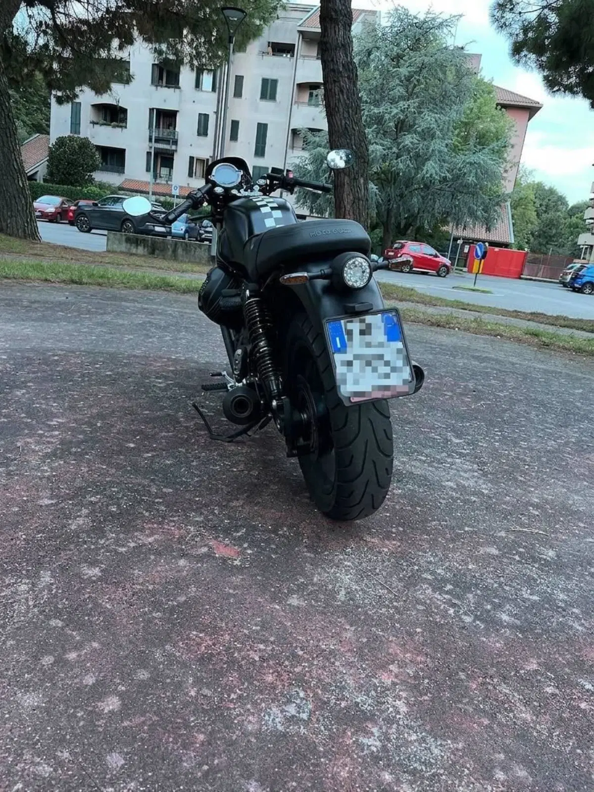 Moto Guzzi V7 Stone (2021 - 24) (2)