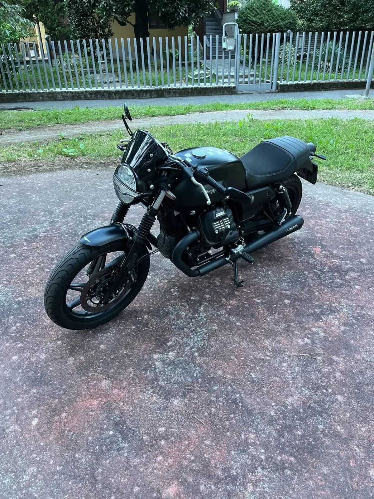 Moto Guzzi V7 Stone (2021 - 24) (7)