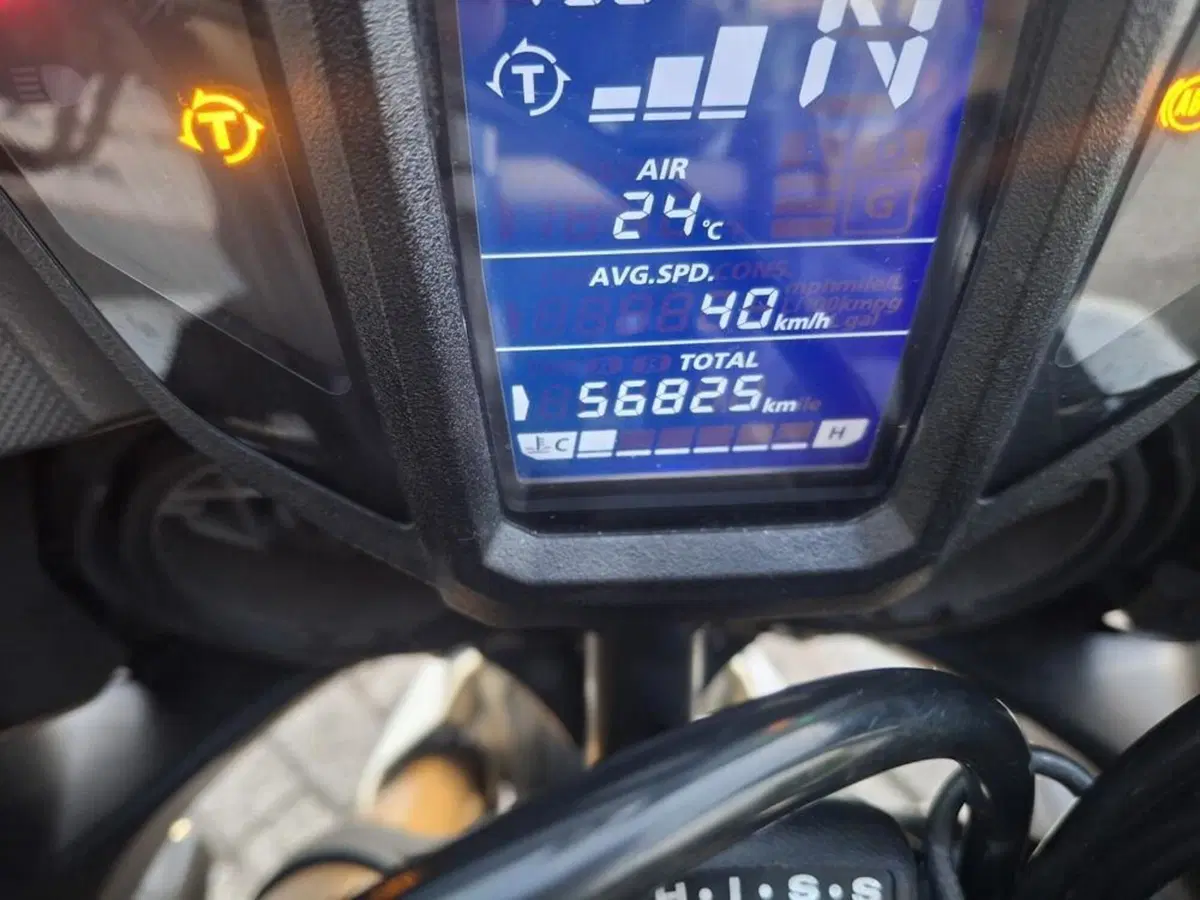 Honda Africa Twin CRF 1000L DCT ABS Travel Edition (2016 - 17) (2)