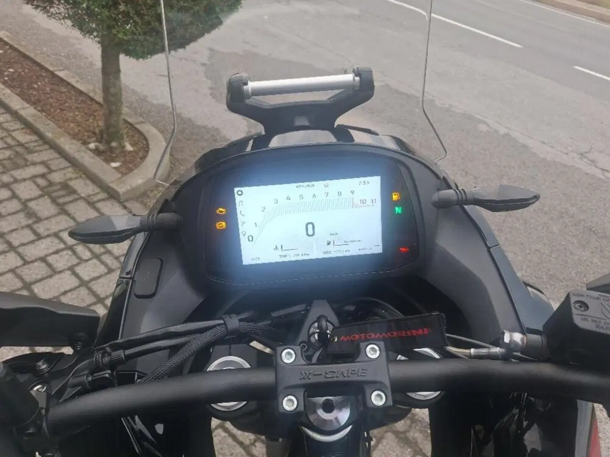 Moto Morini X-Cape 700 (2025 - 26) (2)