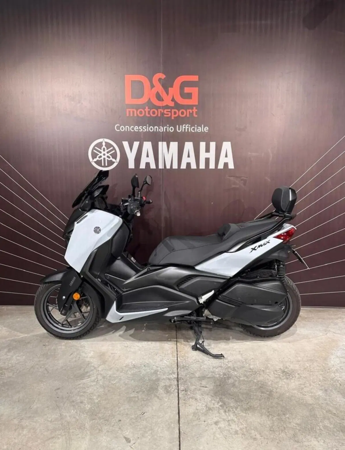 Yamaha X-Max 300 Tech Max (2025 - 26) (2)