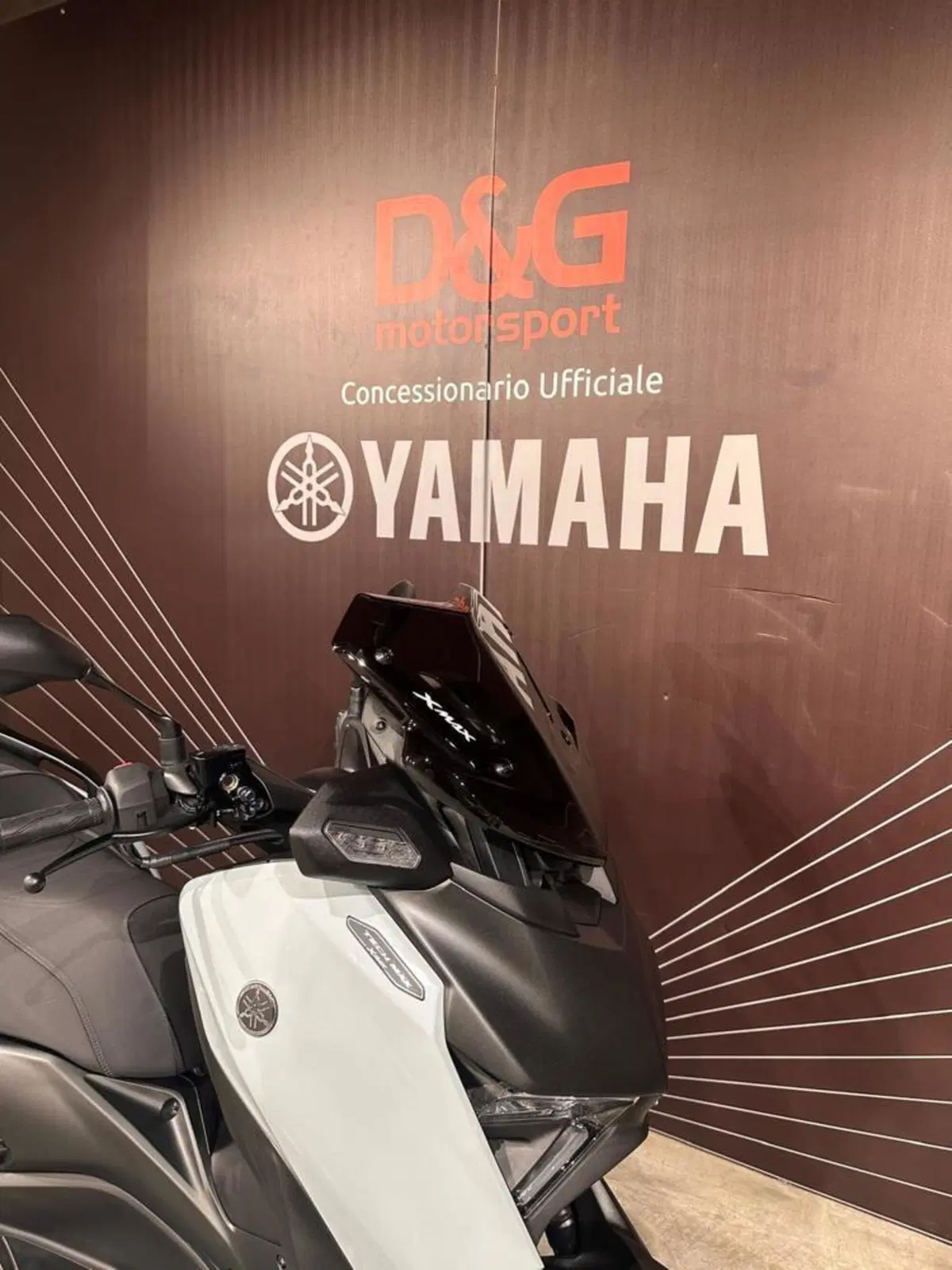 Yamaha X-Max 300 Tech Max (2025 - 26) (5)