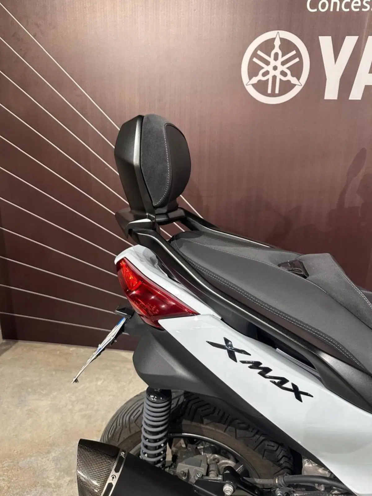 Yamaha X-Max 300 Tech Max (2025 - 26) (6)