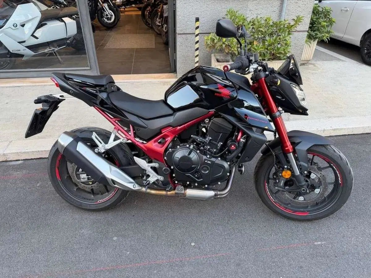 Honda CB 750 Hornet (2023 - 24) (5)