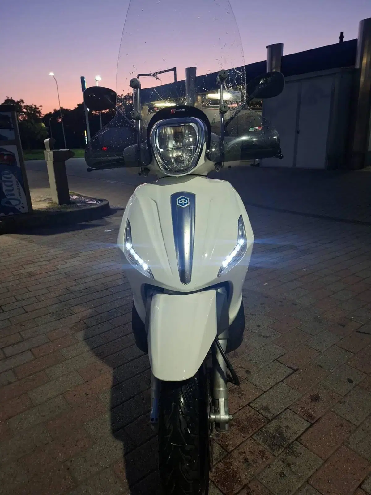 Piaggio Beverly 350 SportTouring ie (2011 - 15) (4)