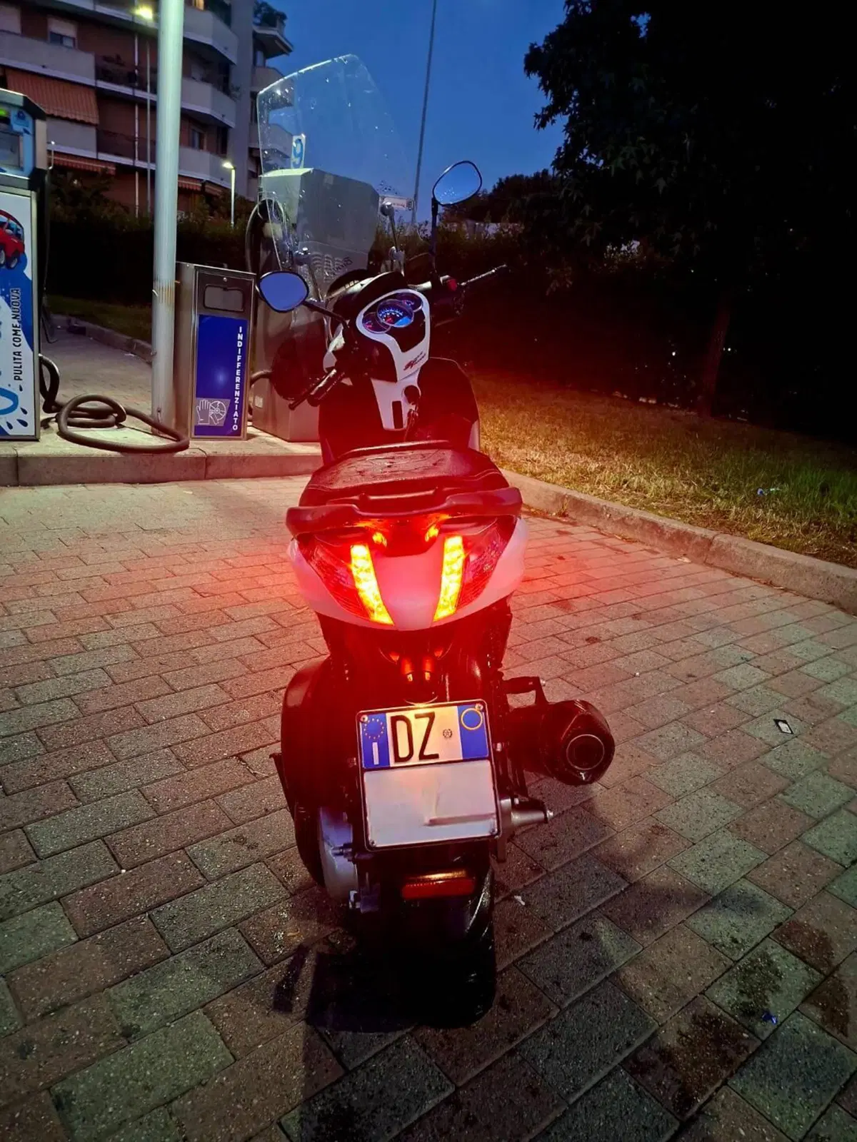 Piaggio Beverly 350 SportTouring ie (2011 - 15) (5)