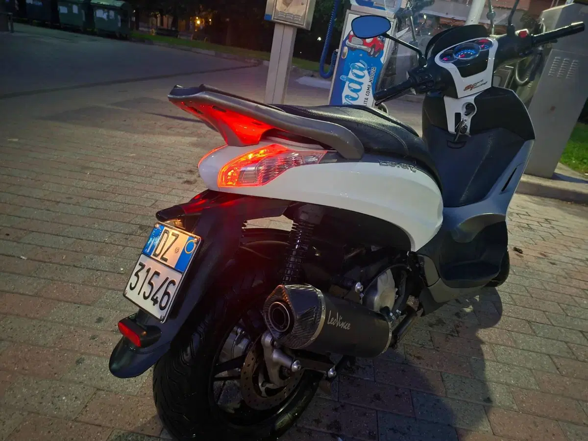 Piaggio Beverly 350 SportTouring ie (2011 - 15) (10)