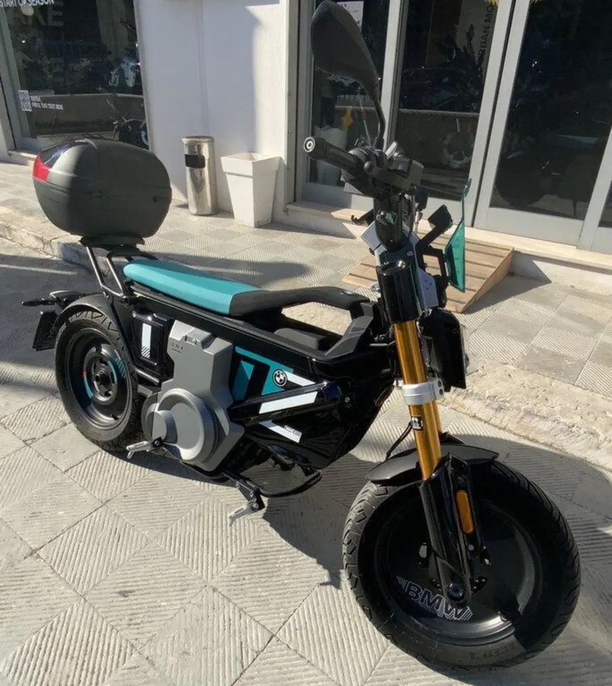 Bmw CE 02 (2024 - 26) (3)